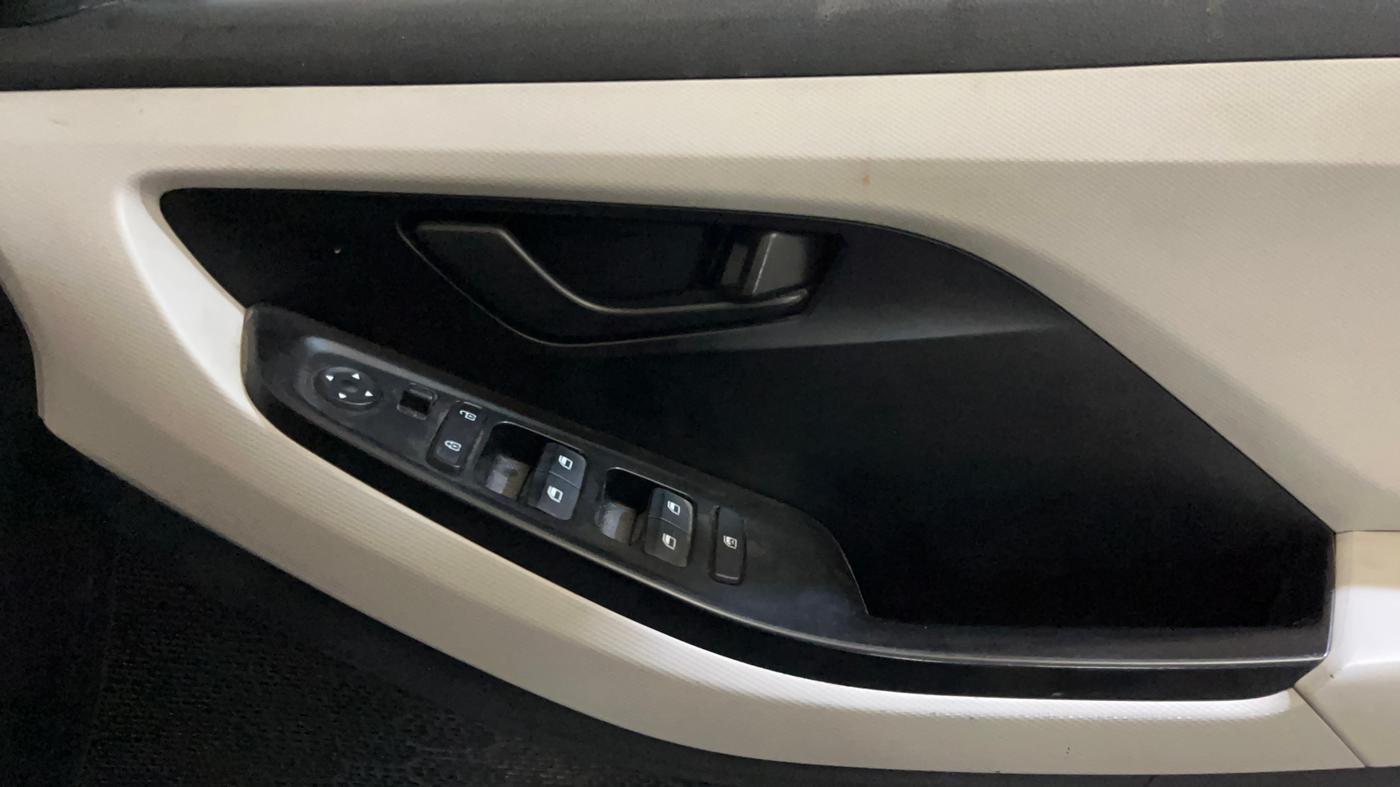 2020 Hyundai Creta E 1.5 DIESEL, Diesel, Manual, 59,992 km, Driver Side Door Panels Control