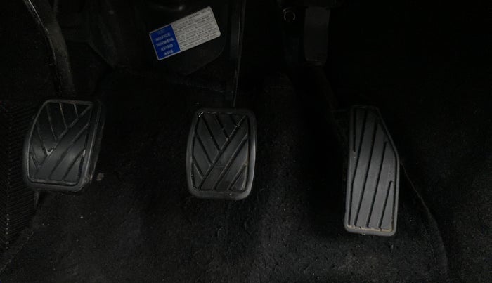 2018 Maruti Baleno DELTA 1.2 K12, Petrol, Manual, 61,871 km, Pedals