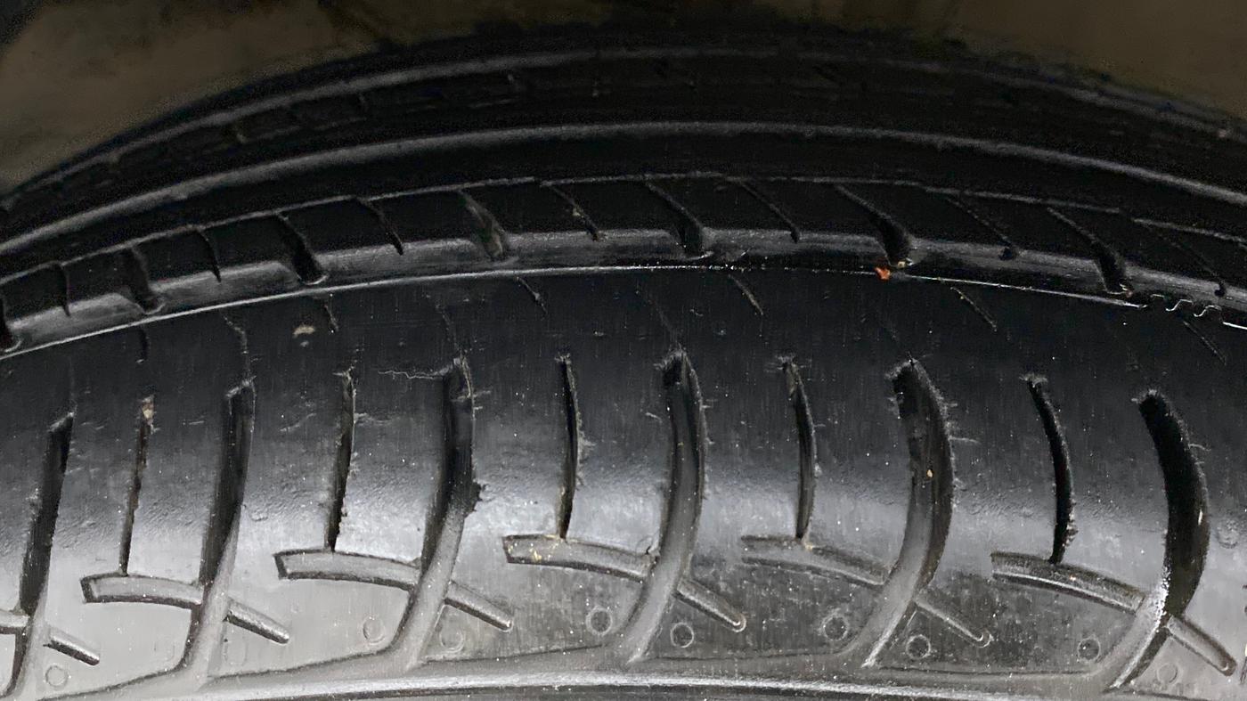 2018 Maruti Baleno DELTA 1.2 K12, Petrol, Manual, 61,871 km, Left Front Tyre Tread