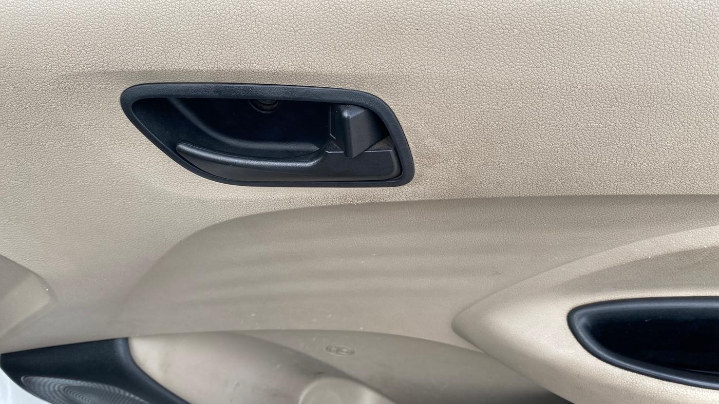 2022 Hyundai NEW SANTRO SPORTZ MT, Petrol, Manual, 34,740 km, Driver Side Door Panels Control