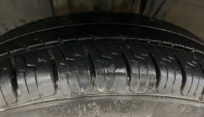 2019 Renault TRIBER RXT, Petrol, Manual, 71,284 km, Left Front Tyre Tread