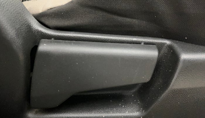 2019 Renault TRIBER RXT, Petrol, Manual, 71,284 km, Driver Side Adjustment Panel