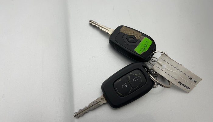 2019 Renault TRIBER RXT, Petrol, Manual, 71,284 km, Key Close Up