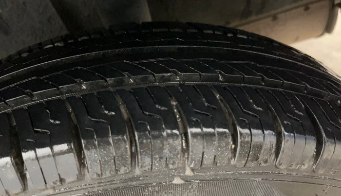 2019 Renault TRIBER RXT, Petrol, Manual, 71,284 km, Left Rear Tyre Tread