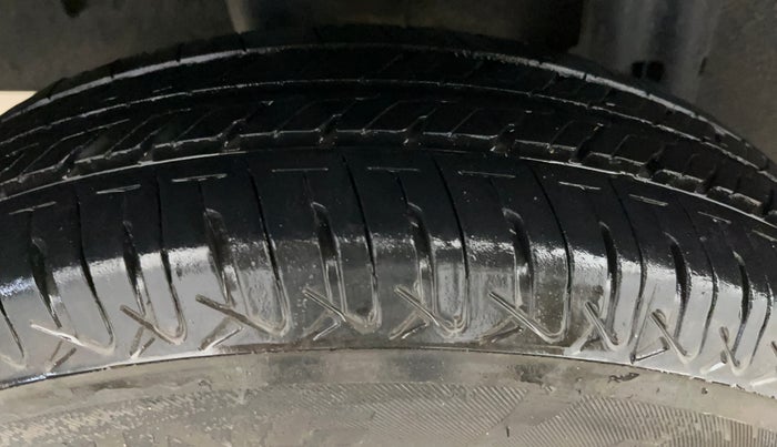 2019 Renault TRIBER RXT, Petrol, Manual, 71,284 km, Right Rear Tyre Tread