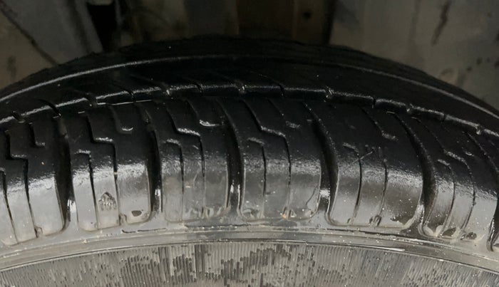 2019 Renault TRIBER RXT, Petrol, Manual, 71,284 km, Right Front Tyre Tread