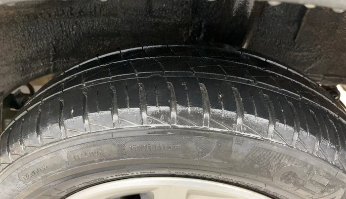 2020 Renault Kwid RXT 1.0 (O), Petrol, Manual, 37,735 km, Left Rear Tyre Tread