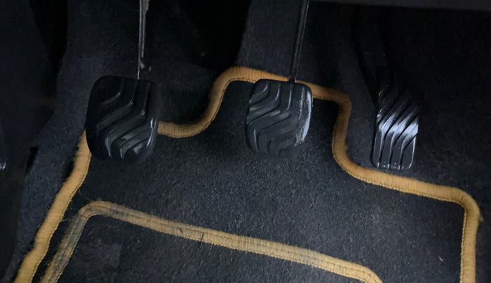 2020 Renault Kwid RXT 1.0 (O), Petrol, Manual, 37,735 km, Pedals