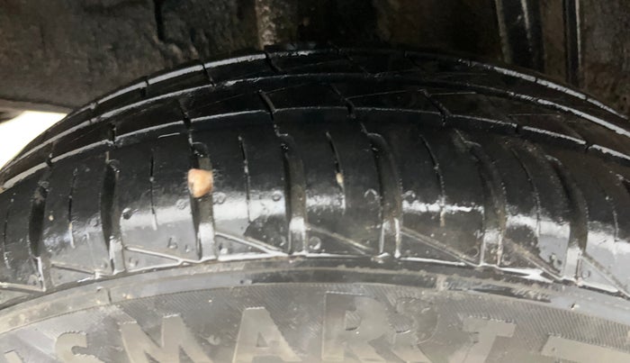 2020 Renault Kwid RXT 1.0 (O), Petrol, Manual, 37,735 km, Right Rear Tyre Tread