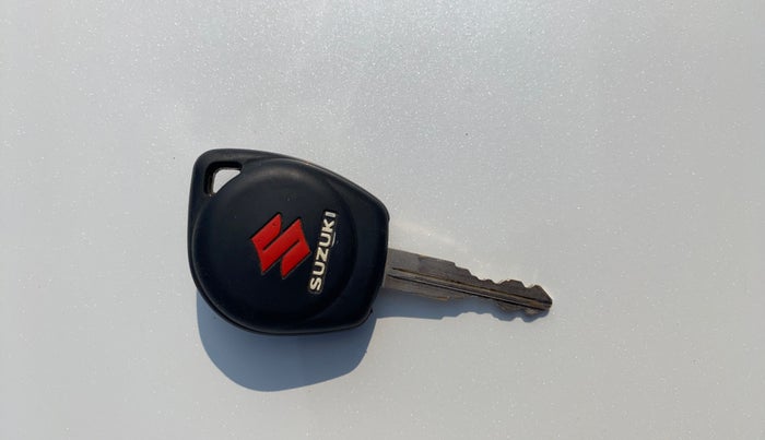 2019 Maruti Swift VXI AMT, Petrol, Automatic, 45,448 km, Key Close Up