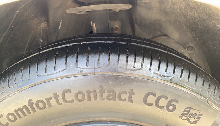 2019 Maruti Swift VXI AMT, Petrol, Automatic, 45,448 km, Right Front Tyre Tread