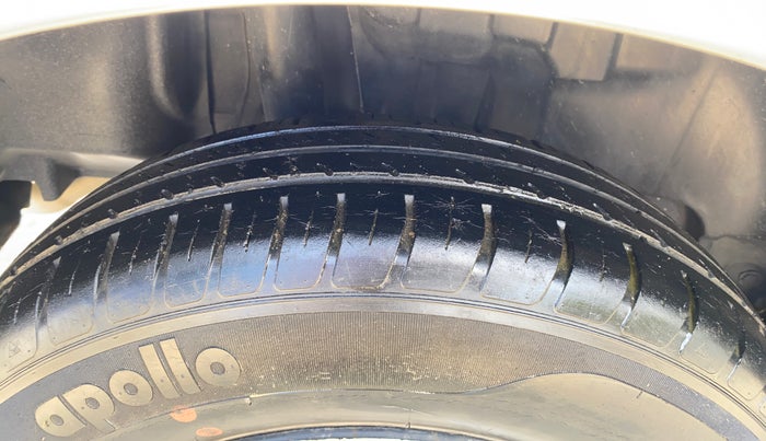 2019 Maruti Swift VXI AMT, Petrol, Automatic, 45,448 km, Right Rear Tyre Tread