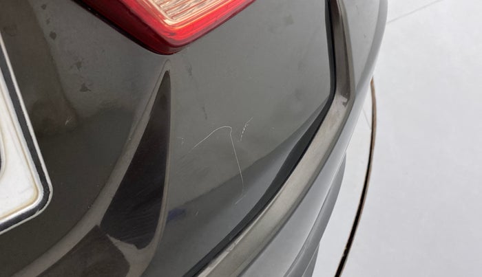 2017 Honda City 1.5L I-VTEC VX, Petrol, Manual, 40,586 km, Dicky (Boot door) - Minor scratches