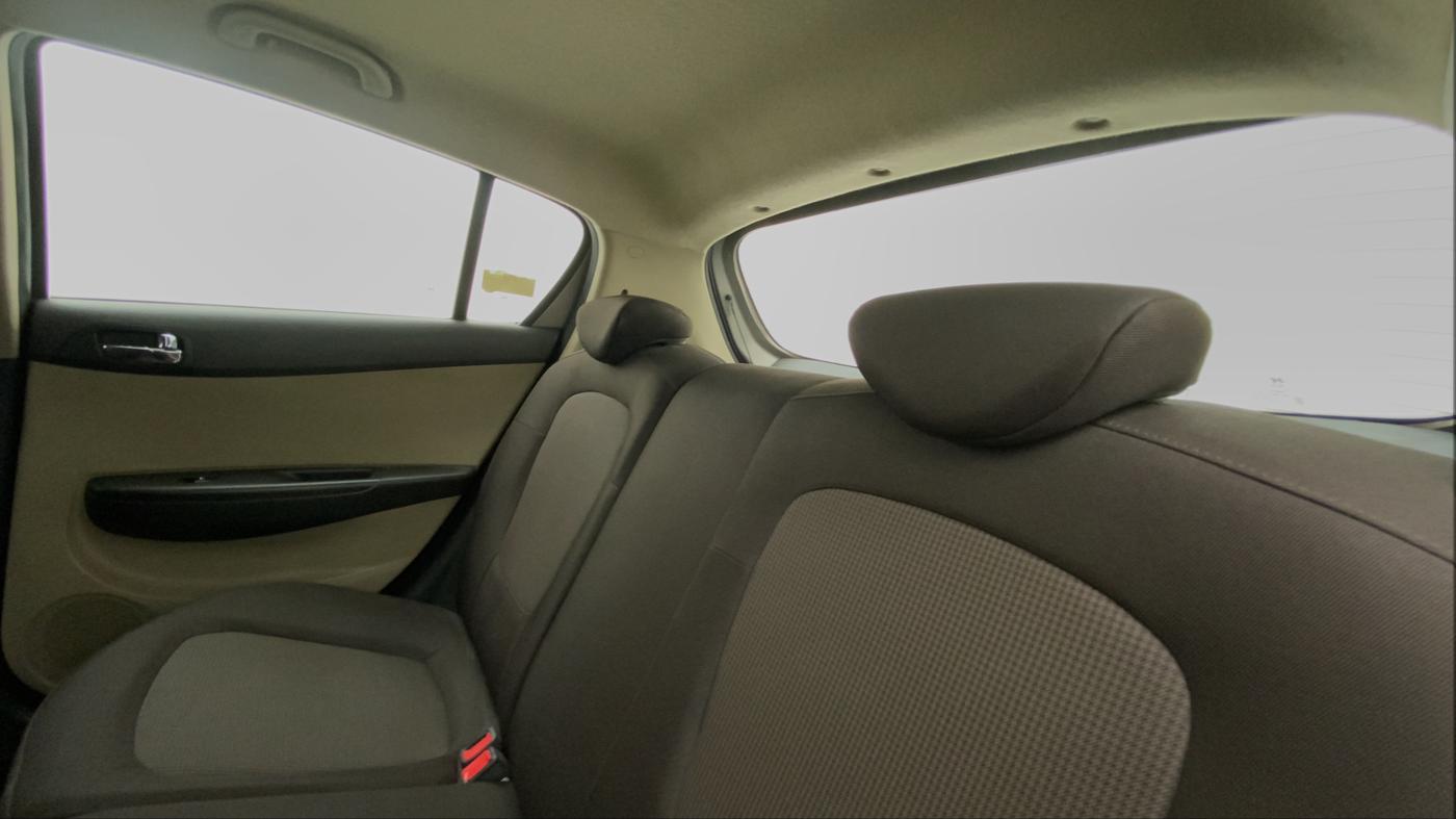 2012 Hyundai i20 SPORTZ 1.2, Petrol, Manual, 43,826 km, Right Side Rear Door Cabin