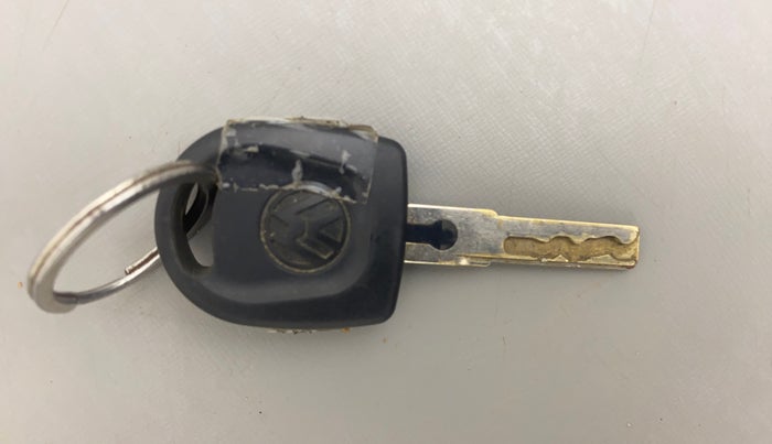 2016 Volkswagen Ameo HIGHLINE1.5L, Diesel, Manual, 1,21,509 km, Key Close Up