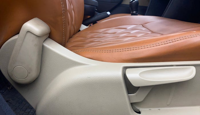 2016 Volkswagen Ameo HIGHLINE1.5L, Diesel, Manual, 1,21,509 km, Driver Side Adjustment Panel