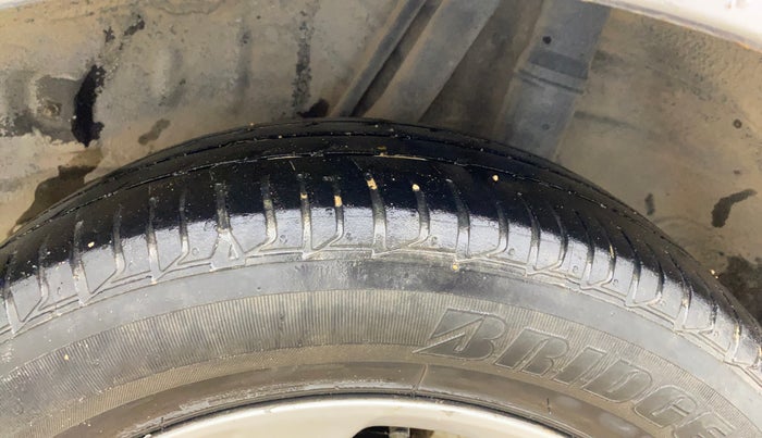 2018 Honda Amaze 1.2L I-VTEC V, CNG, Manual, 1,03,029 km, Left Rear Tyre Tread