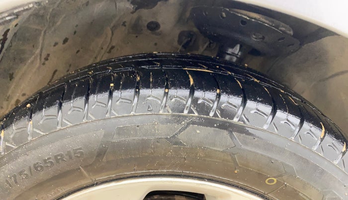 2018 Honda Amaze 1.2L I-VTEC V, CNG, Manual, 1,03,029 km, Right Front Tyre Tread