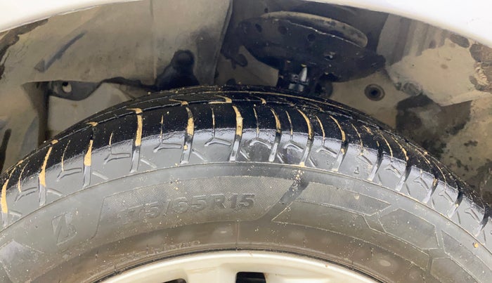 2018 Honda Amaze 1.2L I-VTEC V, CNG, Manual, 1,03,029 km, Left Front Tyre Tread