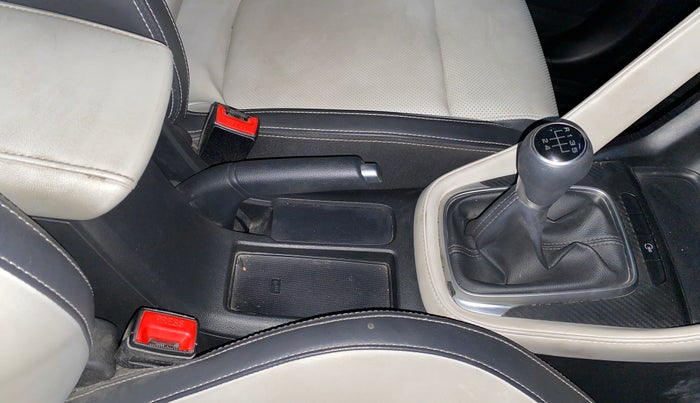 2022 MG ASTOR SHARP EX 1.5 MT, Petrol, Manual, 31,601 km, Gear Lever