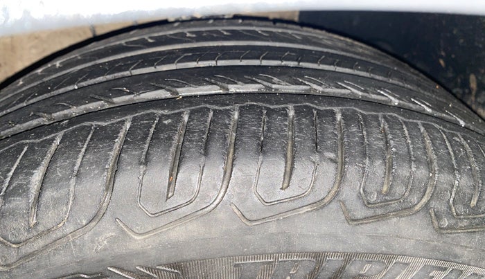 2022 MG ASTOR SHARP EX 1.5 MT, Petrol, Manual, 31,601 km, Right Front Tyre Tread