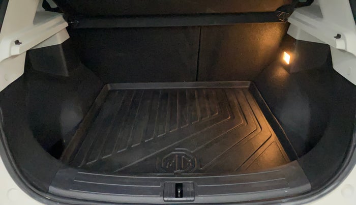 2022 MG ASTOR SHARP EX 1.5 MT, Petrol, Manual, 31,601 km, Boot Inside