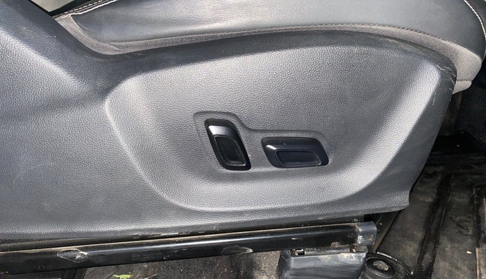 2022 MG ASTOR SHARP EX 1.5 MT, Petrol, Manual, 31,601 km, Driver Side Adjustment Panel