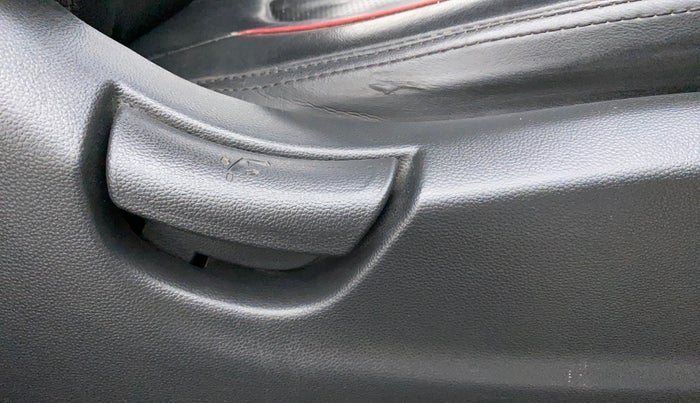 2017 Hyundai Creta E PLUS 1.6 PETROL, Petrol, Manual, 91,272 km, Driver Side Adjustment Panel