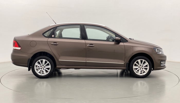 2016 Volkswagen Vento HIGHLINE 1.2 TSI AT, Petrol, Automatic, 64,173 km, Right Side View