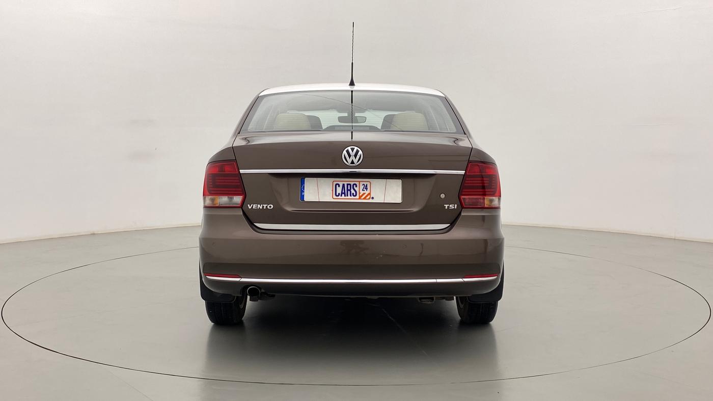 2016 Volkswagen Vento HIGHLINE 1.2 TSI AT, Petrol, Automatic, 64,173 km, Back/Rear