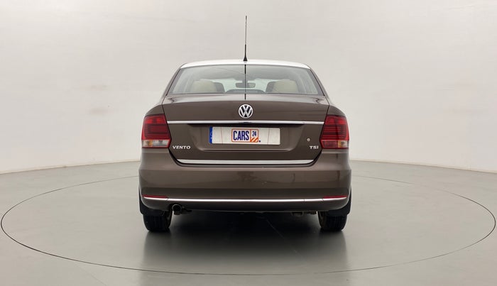2016 Volkswagen Vento HIGHLINE 1.2 TSI AT, Petrol, Automatic, 64,173 km, Back/Rear