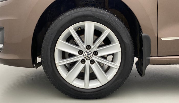 2016 Volkswagen Vento HIGHLINE 1.2 TSI AT, Petrol, Automatic, 64,173 km, Left Front Wheel