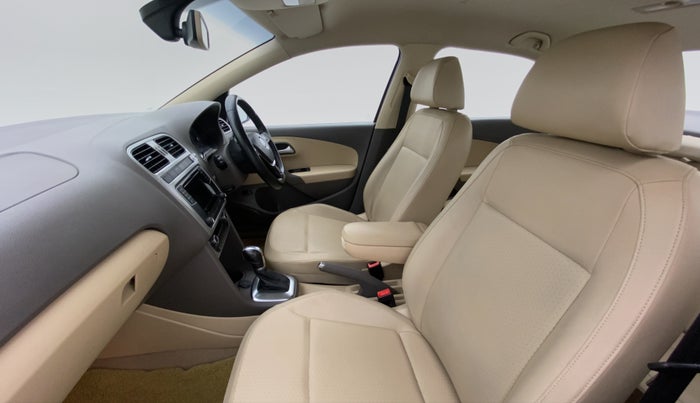 2016 Volkswagen Vento HIGHLINE 1.2 TSI AT, Petrol, Automatic, 64,173 km, Right Side Front Door Cabin