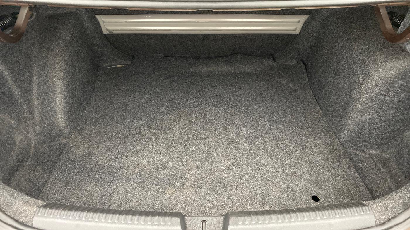 2016 Volkswagen Vento HIGHLINE 1.2 TSI AT, Petrol, Automatic, 64,173 km, Boot Inside