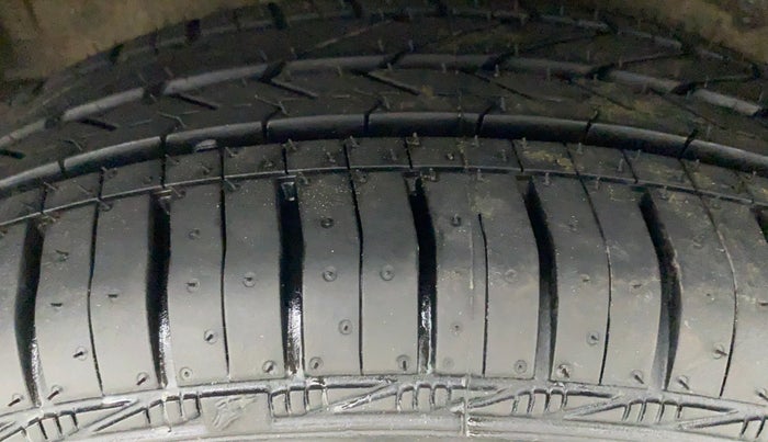 2018 Maruti Celerio VXI CNG, CNG, Manual, 49,841 km, Right Rear Tyre Tread