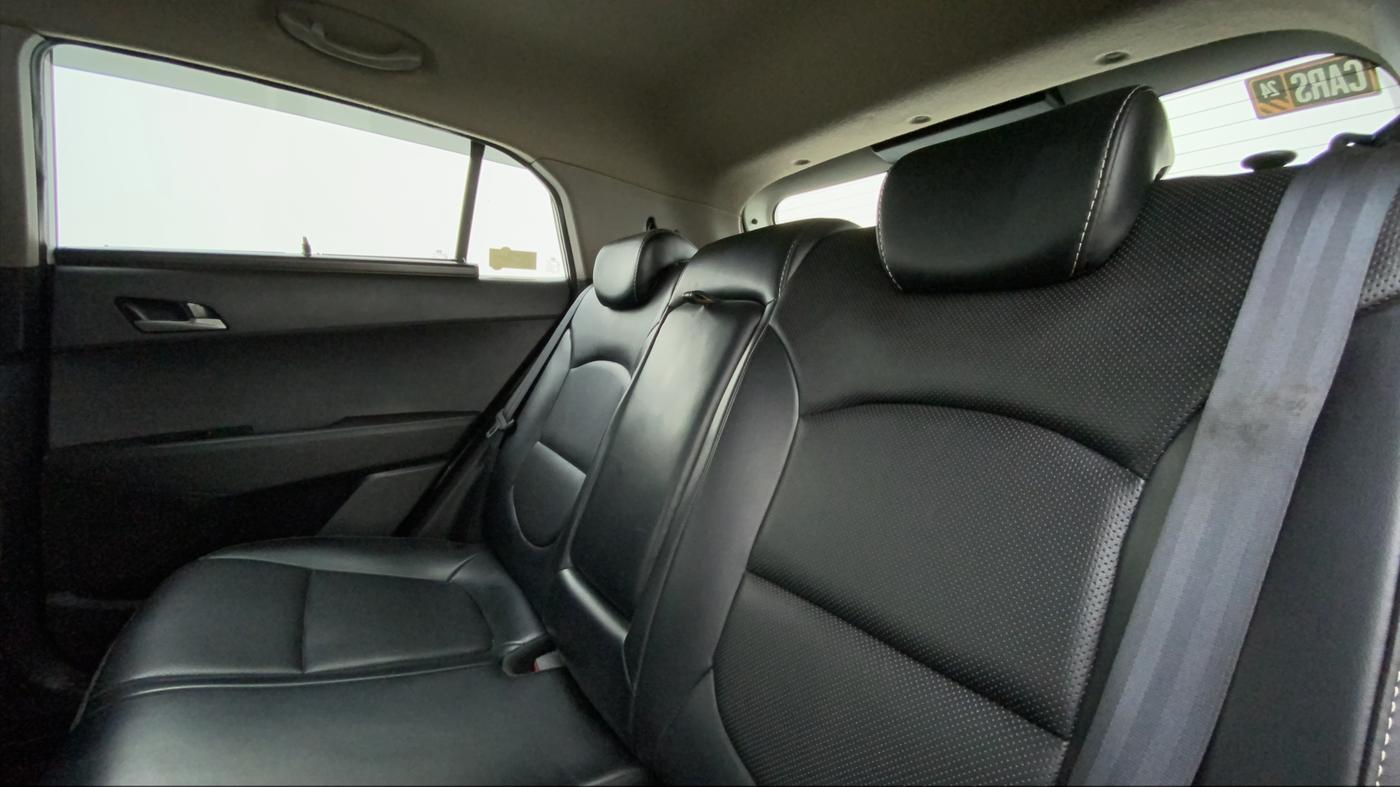 2016 Hyundai Creta SX PLUS 1.6 PETROL, Petrol, Manual, 91,641 km, Right Side Rear Door Cabin