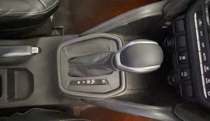 2024 Toyota URBAN CRUISER HYRYDER S AT NEO DRIVE, Petrol, Automatic, 40,789 km, Gear Lever