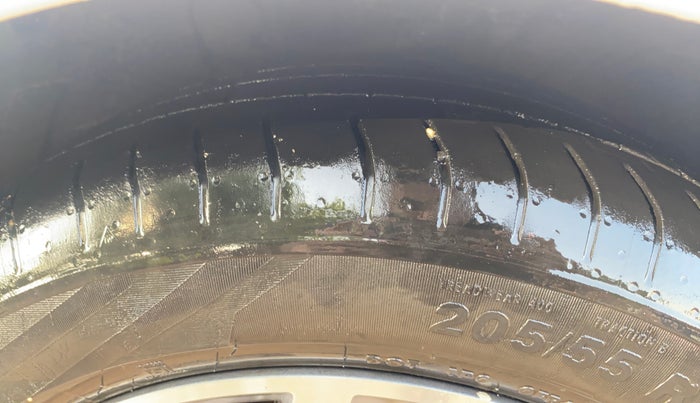 2023 Hyundai Verna SX 1.5 VTVT, Petrol, Manual, 57,202 km, Left Front Tyre Tread