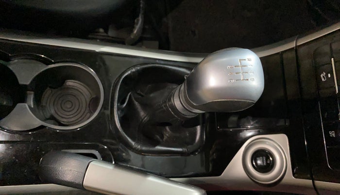 2019 Mahindra XUV500 W11, Diesel, Manual, 35,341 km, Gear Lever