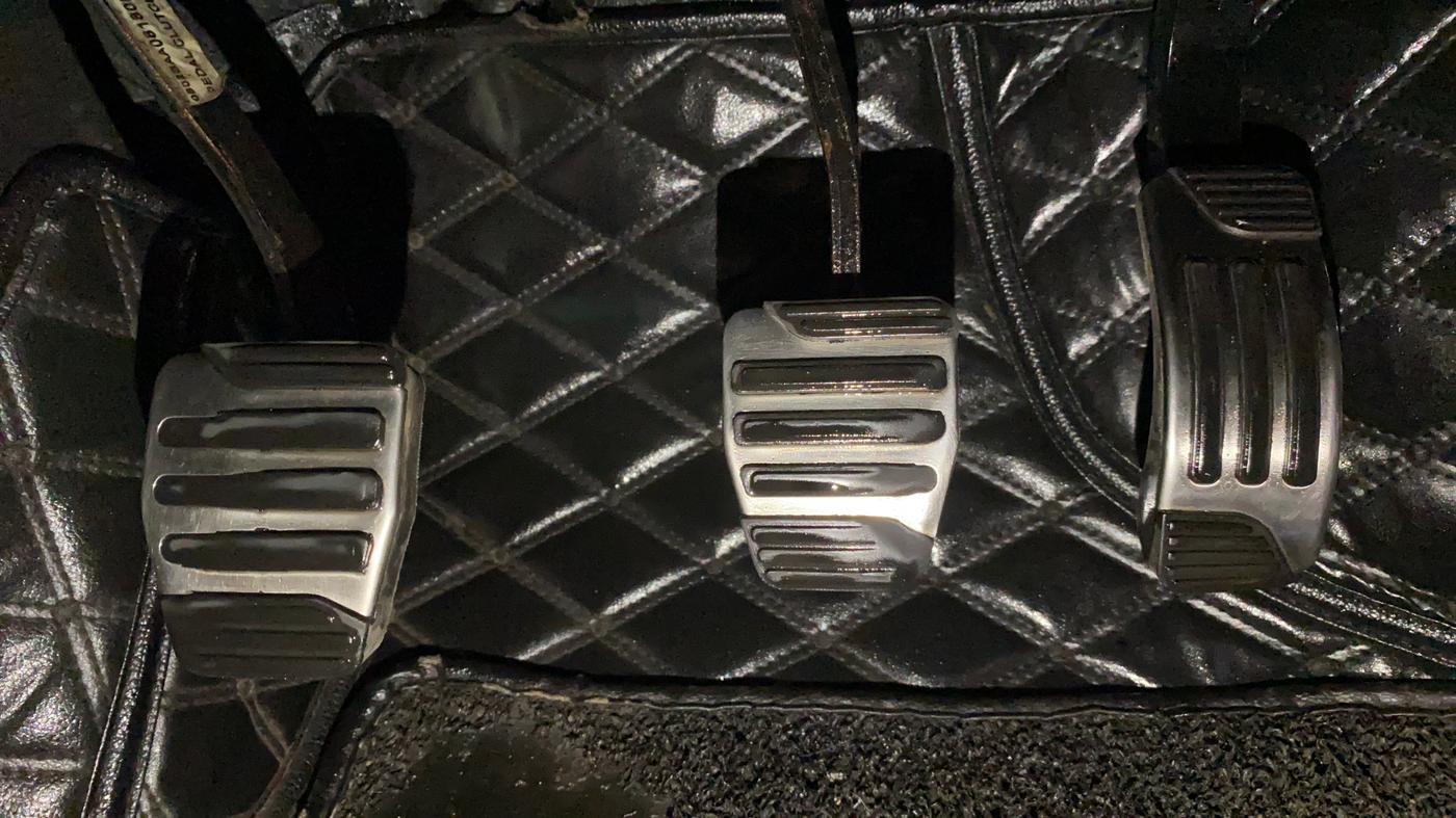 2019 Mahindra XUV500 W11, Diesel, Manual, 35,341 km, Pedals