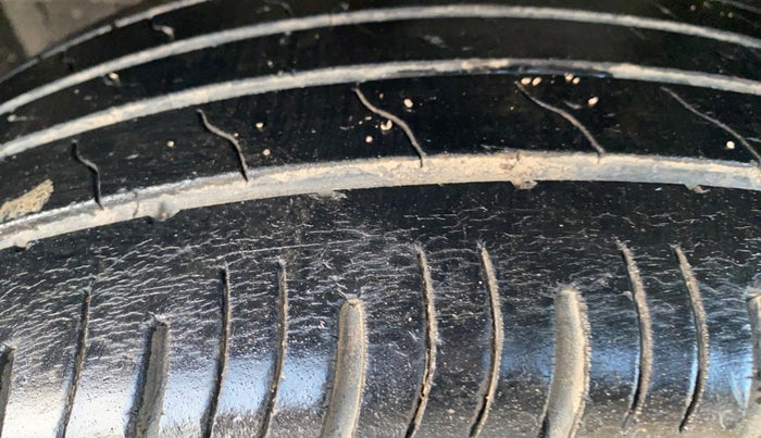 2022 Maruti Vitara Brezza LXI, Petrol, Manual, 56,114 km, Left Front Tyre Tread