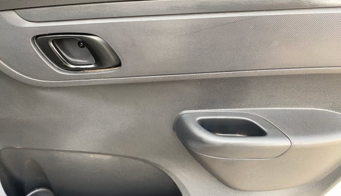 2016 Renault Kwid RXT 1.0, Petrol, Manual, 51,246 km, Driver Side Door Panels Control