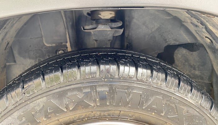 2016 Renault Kwid RXT 1.0, Petrol, Manual, 51,246 km, Left Front Tyre Tread