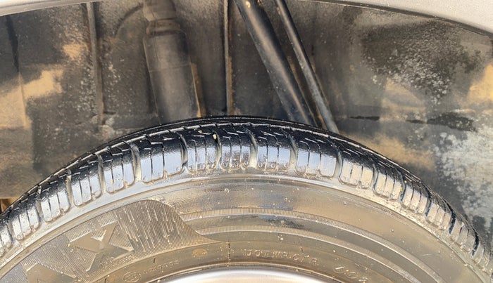 2016 Renault Kwid RXT 1.0, Petrol, Manual, 51,246 km, Right Rear Tyre Tread