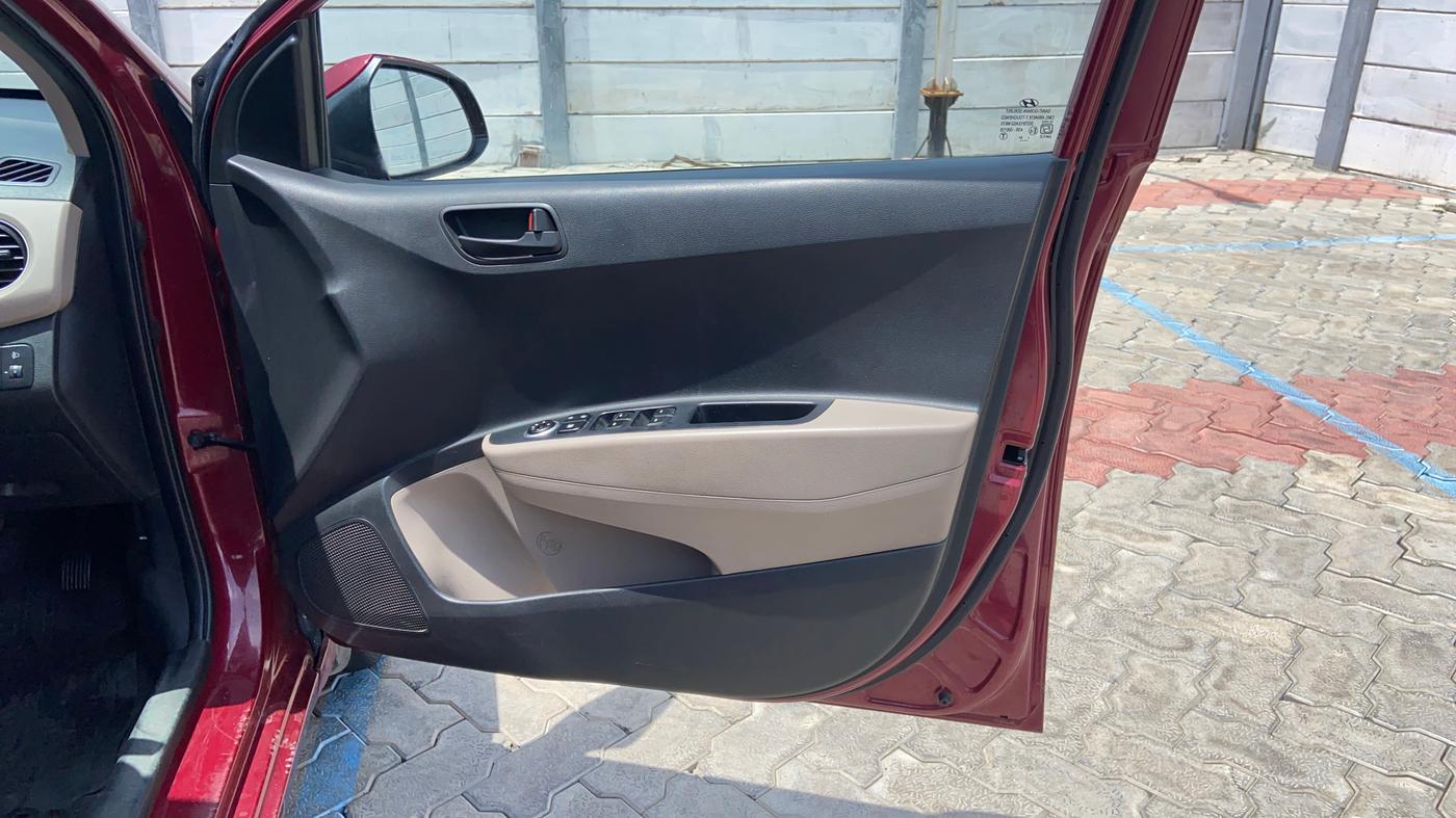 2015 Hyundai Grand i10 MAGNA 1.2 KAPPA VTVT, Petrol, Manual, 69,824 km, Driver Side Door Panels Control