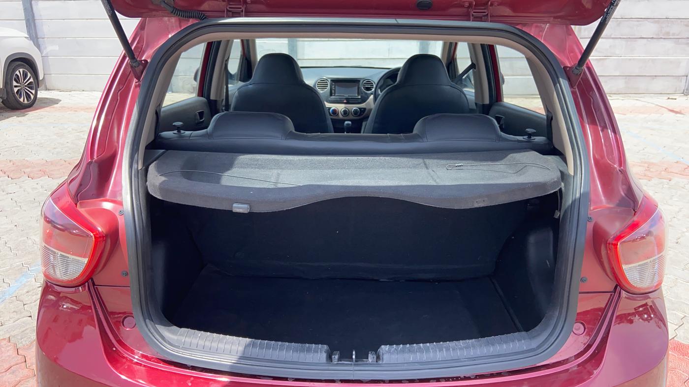 2015 Hyundai Grand i10 MAGNA 1.2 KAPPA VTVT, Petrol, Manual, 69,824 km, Boot Inside