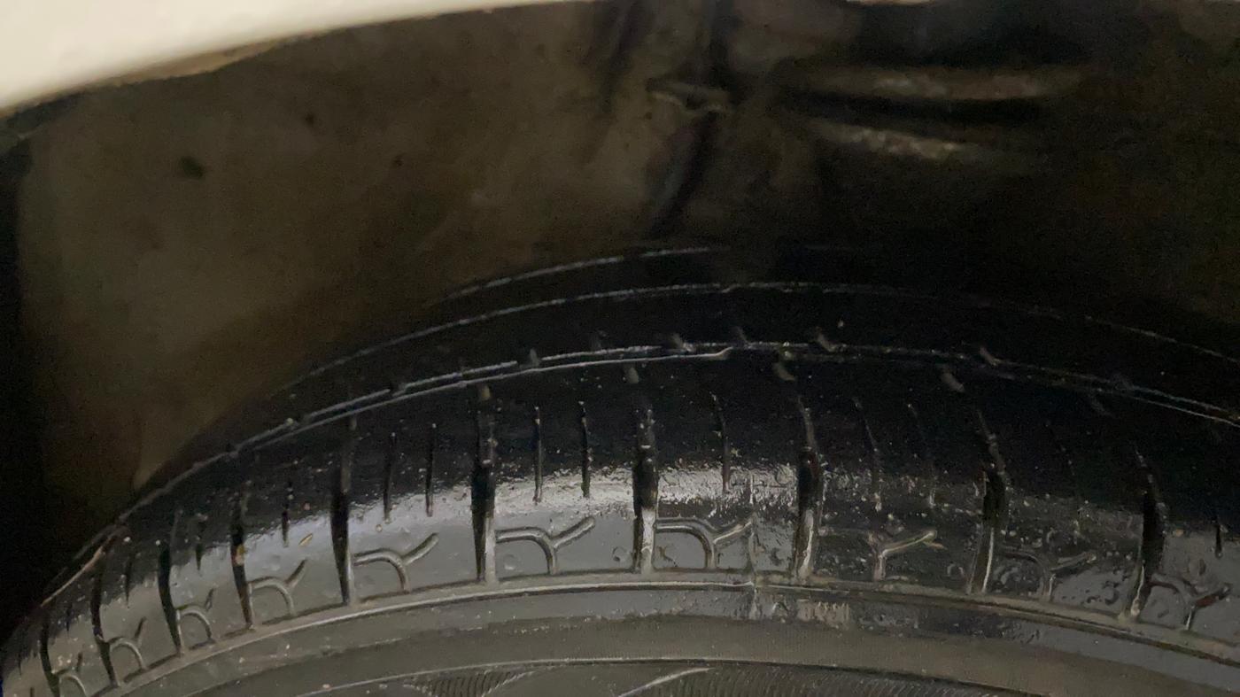 2019 Maruti Alto 800 VXI, Petrol, Manual, 64,194 km, Right Front Tyre Tread