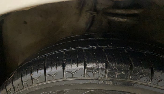 2019 Maruti Alto 800 VXI, Petrol, Manual, 64,167 km, Right Front Tyre Tread