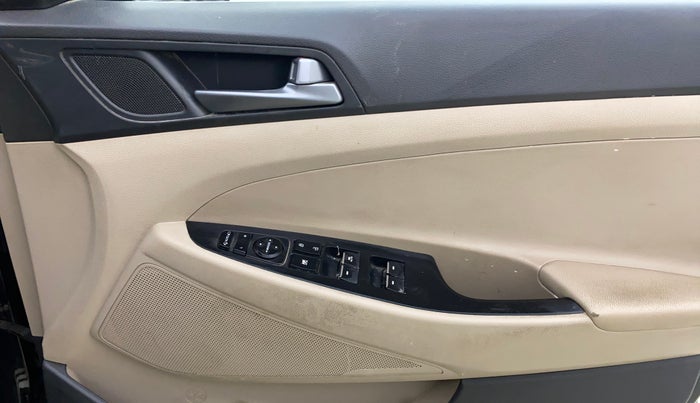 2017 Hyundai Tucson GLS 2WD AT DIESEL, Diesel, Automatic, 1,32,365 km, Driver Side Door Panels Control