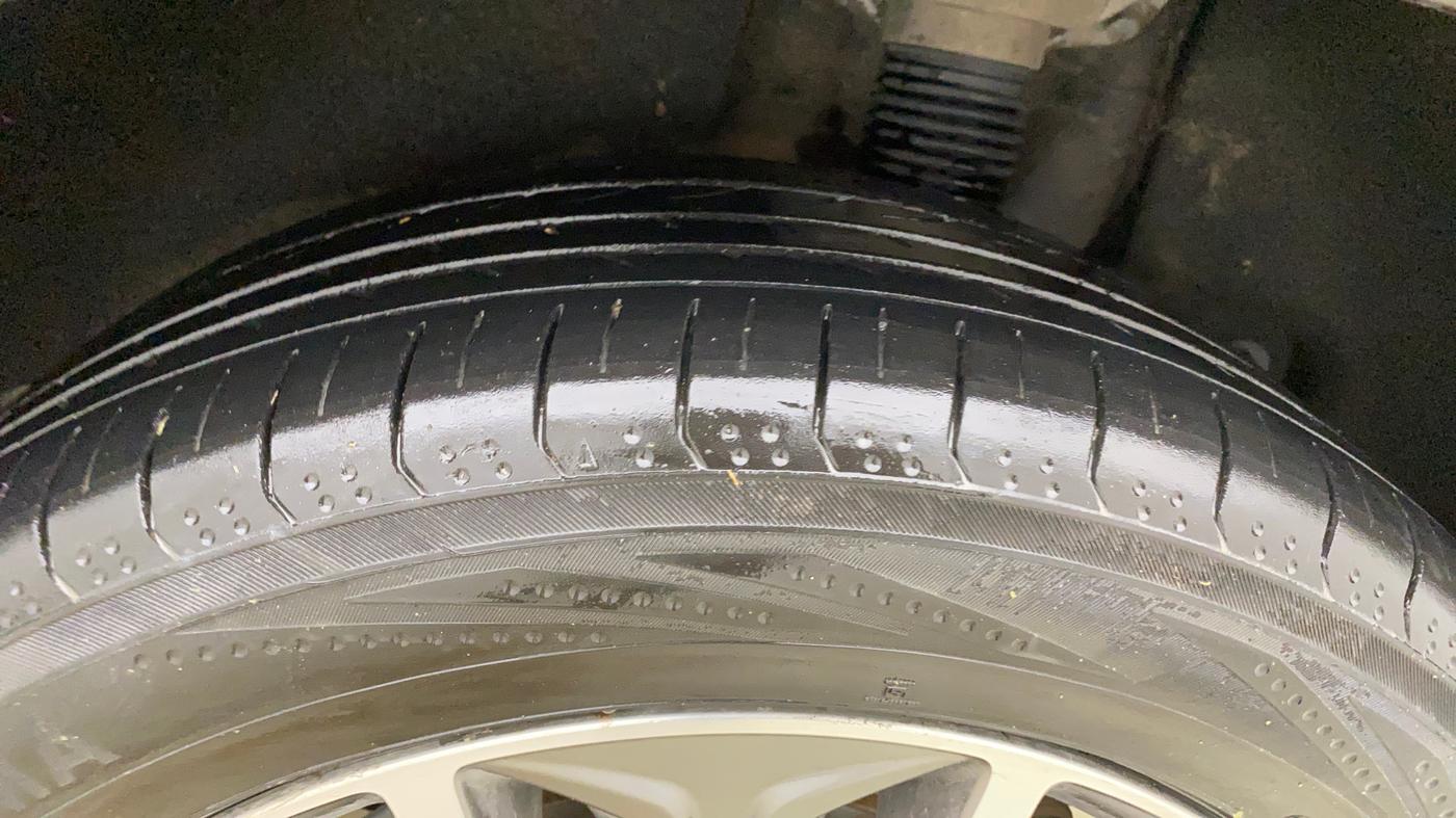 2017 Hyundai Tucson GLS 2WD AT DIESEL, Diesel, Automatic, 1,32,365 km, Left Rear Tyre Tread